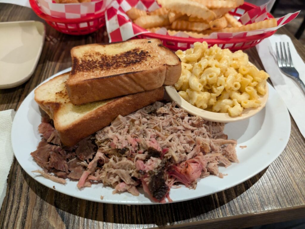 Fred Cotten\\\\\\\\\\\\\\\'s Landmark BBQ 5
